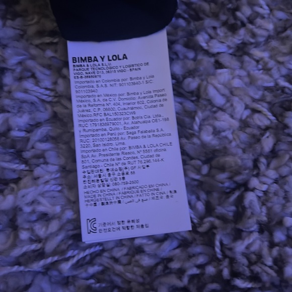 Bimba Y Lola Silk black top with top back zipper - Picture 3 of 5